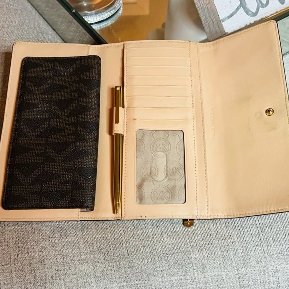 MICHAEL KORS Jet Set MK Logo Checkbook Wallet -Brown - Picture 8 of 14